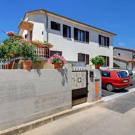 Sol Realis 2 Apartment